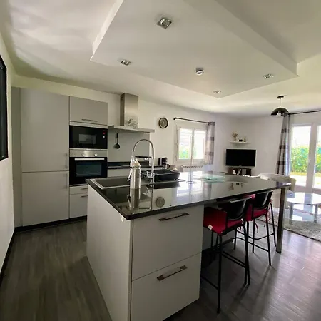 Apartment Calme A Avec Jardin Et Wi-fi, 4 Couchages - Fr-1-495-144 *